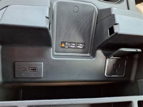 Used 2024 GMC Sierra 1500 AT4 w/ AT4 Premium Package image 10