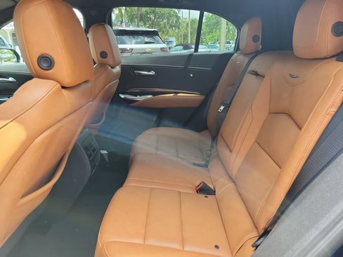 Used 2021 Cadillac XT4 Premium Luxury FWD image 8