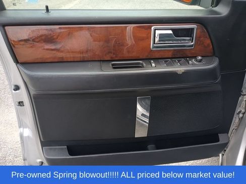 Used 2016 Lincoln Navigator Select AWD/4WD image 20