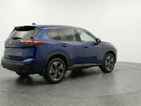 Used 2025 Nissan Rogue SV image 9