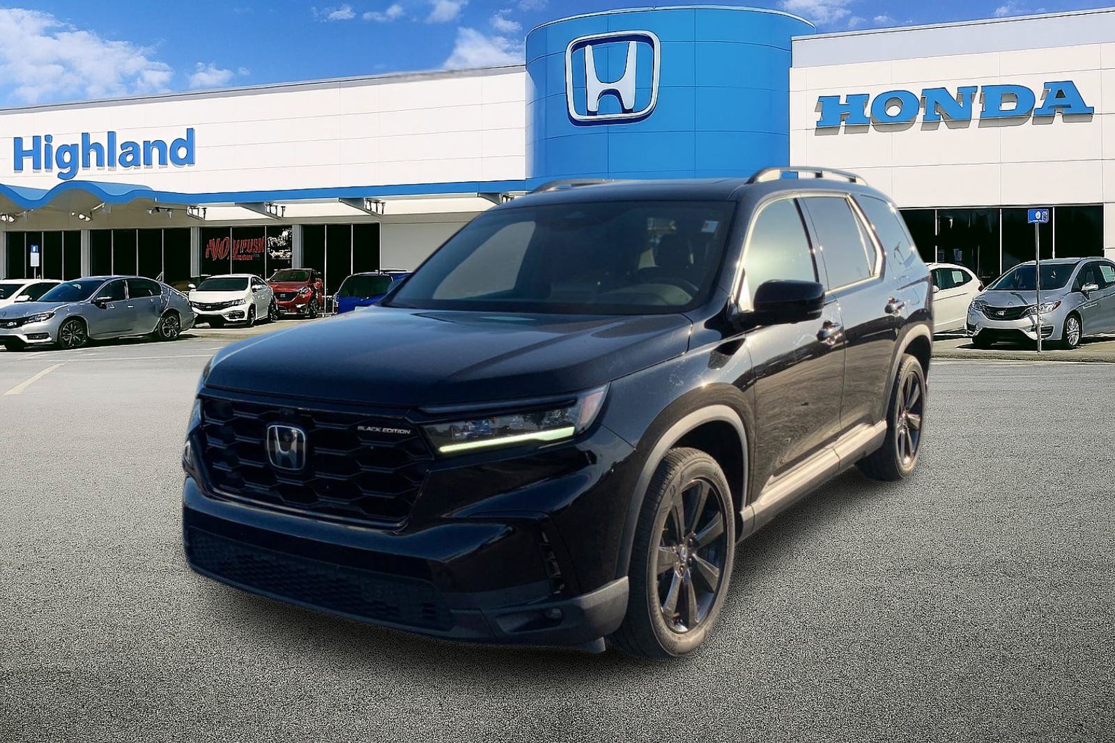 Used 2025 Honda Pilot Black Edition image 1