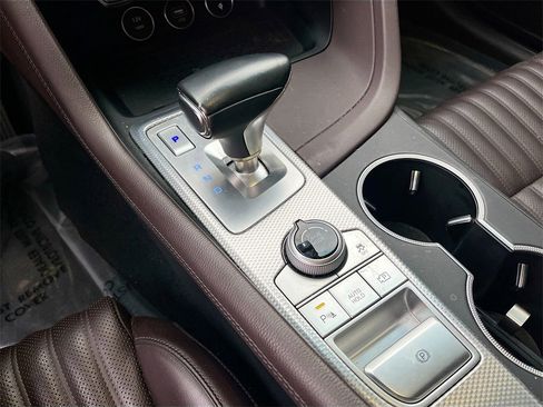 Used 2022 Genesis G70 2.0T w/ Prestige Package image 17