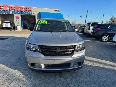 Used 2018 Dodge Journey SE w/ Popular Equipment Group image 2