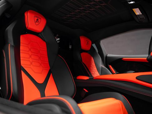 Used 2024 Lamborghini Revuelto AWD/4WD image 69