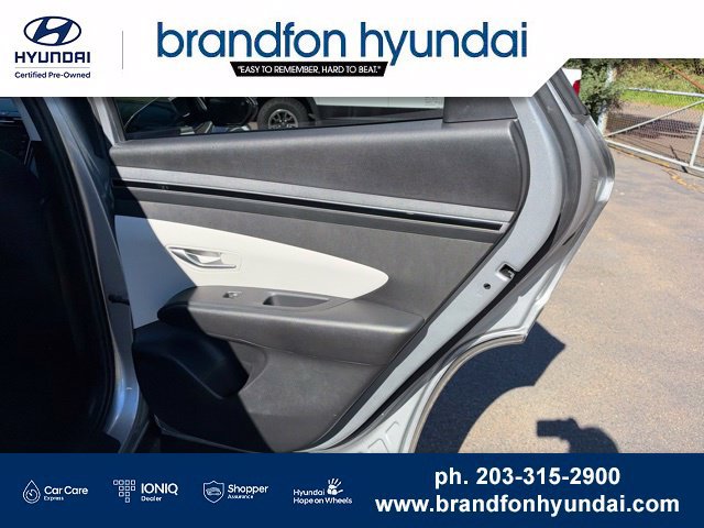 Certified 2023 Hyundai Tucson SEL w/ Winter Package AWD/4WD image 9