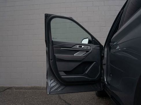 Used 2025 Ford Explorer ST AWD/4WD image 15