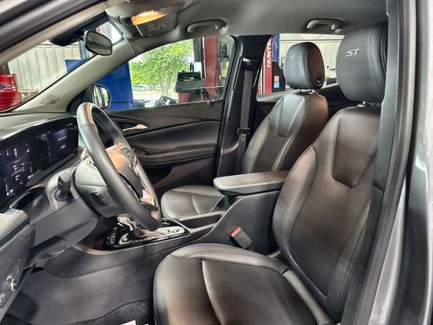 Used 2025 Buick Encore GX Sport Touring w/ Advanced Technology Package FWD image 12