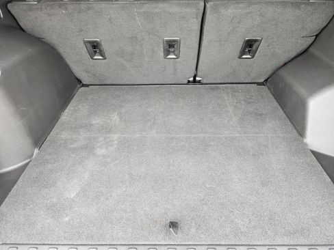 Used 2024 Chevrolet Equinox LT image 35