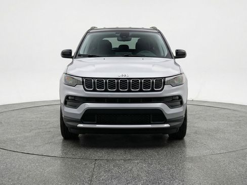 Used 2025 Jeep Compass Limited image 2