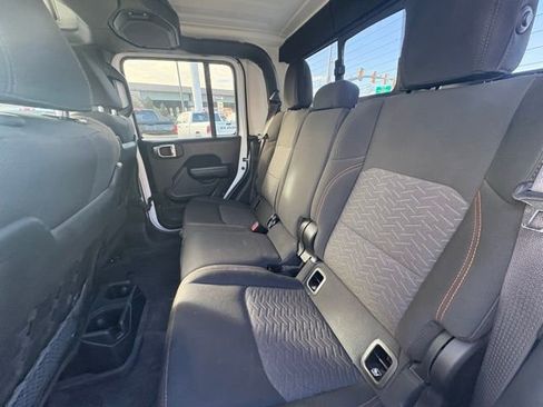 Certified 2023 Jeep Gladiator Mojave w/ Cold Weather Group image 27