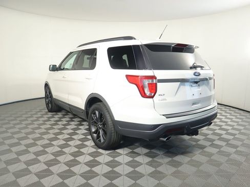 Used 2019 Ford Explorer XLT w/ Equipment Group 202A image 7