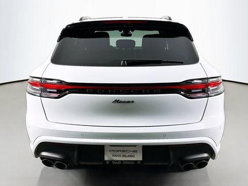 Certified 2025 Porsche Macan AWD/4WD image 10