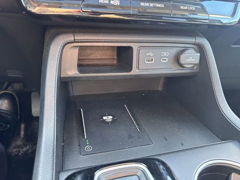 Used 2025 Honda Pilot Touring image 25