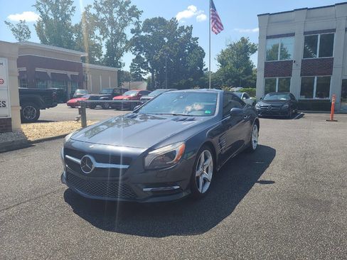 Used 2014 Mercedes-Benz SL 550 image 2