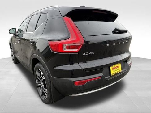 Used 2021 Volvo XC40 T5 Inscription w/ Protection Package image 8