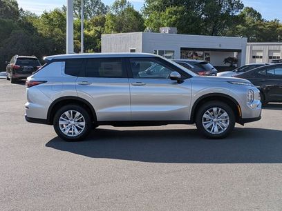 New 2026 Mitsubishi Outlander ES