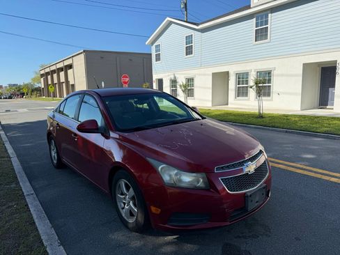 Used 2013 Chevrolet Cruze LT w/ Technology Package FWD image 3