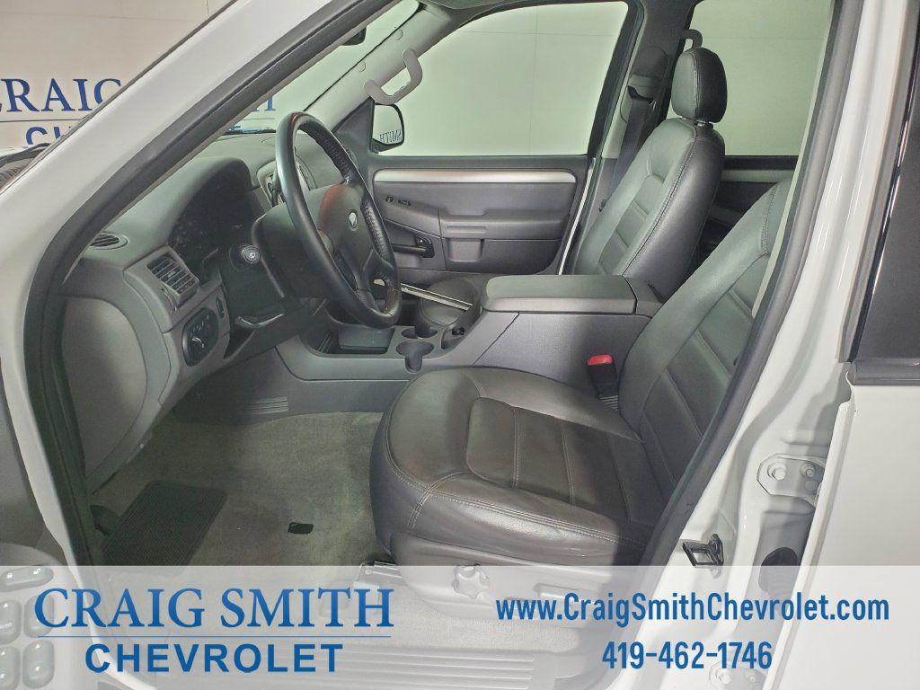 Used 2003 Ford Explorer XLT AWD/4WD image 11