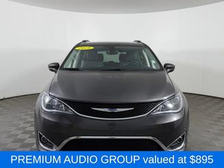 Used 2018 Chrysler Pacifica Touring-L w/ Premium Audio Group FWD video 2