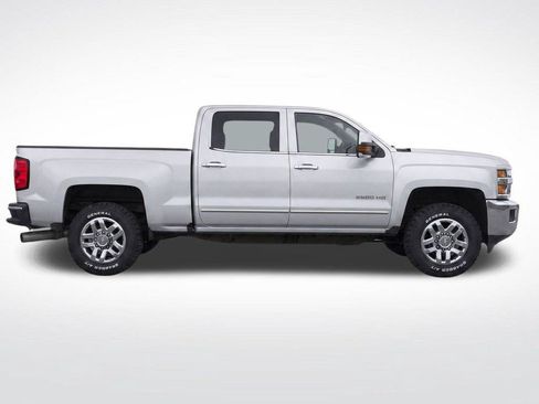 Used 2016 Chevrolet Silverado 2500 LTZ AWD/4WD image 9