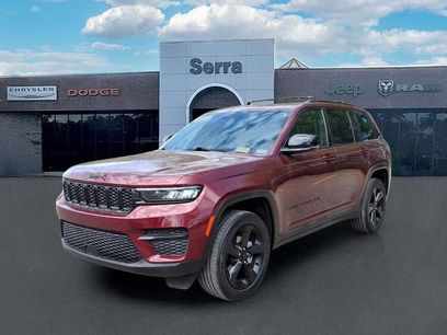 Used 2024 Jeep Grand Cherokee Altitude
