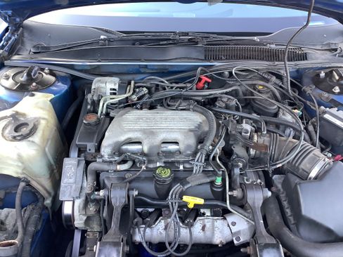 Used 1994 Pontiac Grand Prix SE image 9