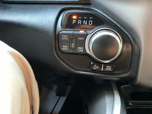 Used 2020 RAM 1500 Big Horn AWD/4WD image 17