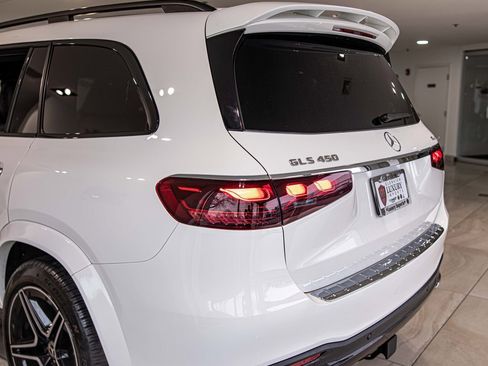 Used 2025 Mercedes-Benz GLS 450 4MATIC image 14