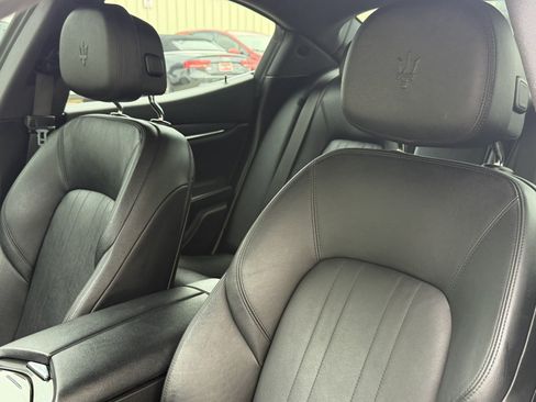 Used 2018 Maserati Ghibli RWD image 21