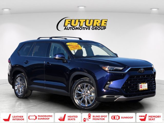 Used 2025 Toyota Grand Highlander AWD image 1