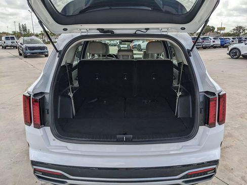 Certified 2023 Kia Sorento S w/ Panoramic Sunroof Package FWD image 12