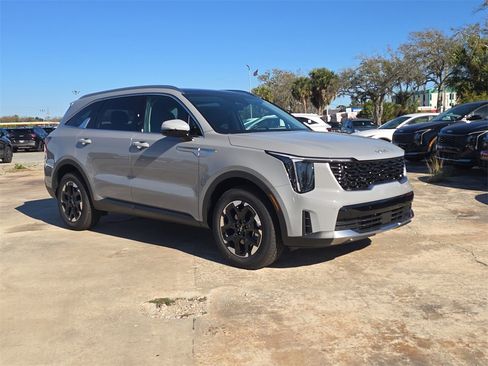 New 2026 Kia Sorento S image 2