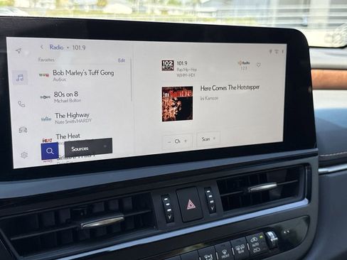 Used 2025 Lexus ES 350 w/ Premium Package image 23