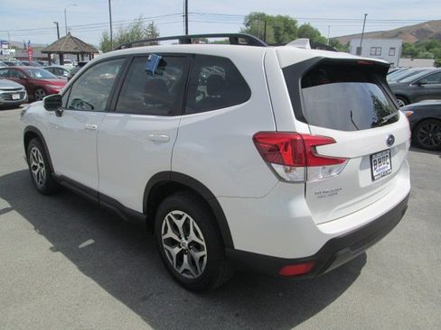 Used 2022 Subaru Forester Premium AWD/4WD image 4
