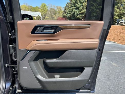 New 2026 Chevrolet Suburban High Country RWD image 59