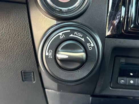 Used 2024 Nissan Titan PRO-4X w/ Pro-4x Convenience Package AWD/4WD image 30