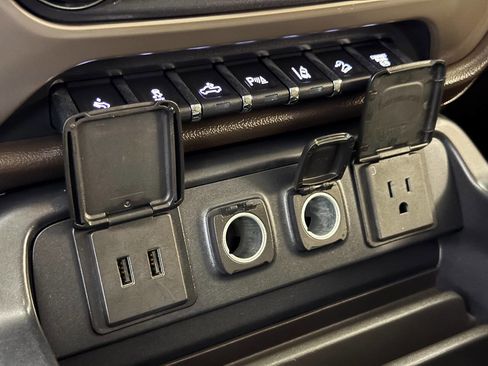 Used 2016 GMC Sierra 2500 Denali w/ Duramax Plus Package image 77