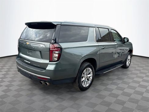 Used 2023 Chevrolet Suburban Premier image 6