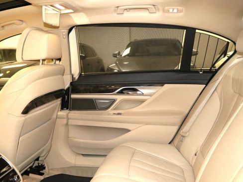 Used 2016 BMW 740i RWD image 82