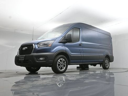 New 2026 Ford Transit 250 148 Medium Roof w/ Exterior Upgrade Package RWD image 39