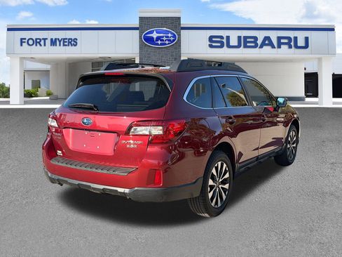 Used 2015 Subaru Outback 3.6R Limited image 3