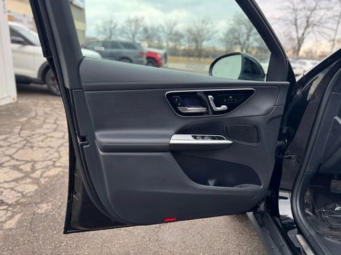 Used 2023 Mercedes-Benz GLC 300 4MATIC image 10