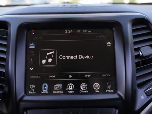 Used 2014 Jeep Cherokee Latitude w/ Cold Weather Group AWD/4WD image 41