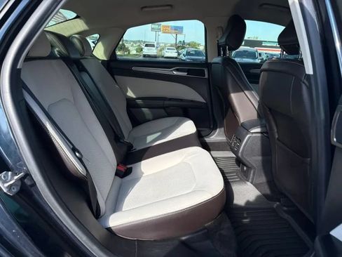 Used 2020 Ford Fusion SE w/ Equipment Group 151A FWD image 17