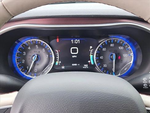 Used 2020 Chrysler Pacifica Limited image 14