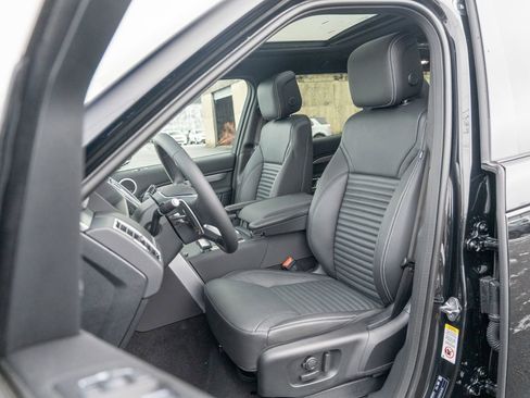 New 2026 Land Rover Discovery Limited Edition image 19