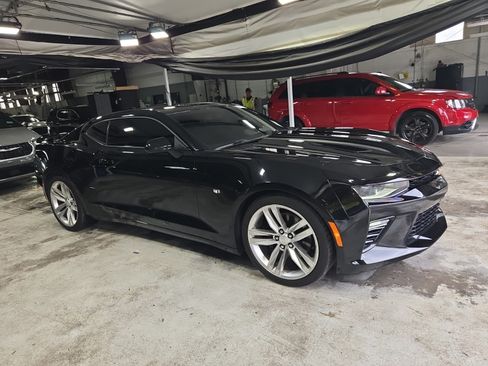 Used 2016 Chevrolet Camaro SS RWD image 9