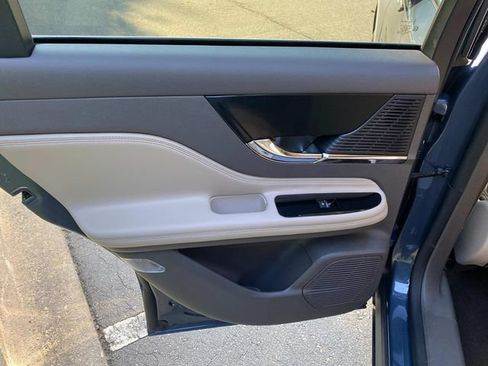 Certified 2022 Lincoln Corsair FWD w/ Equipment Group 101A image 10