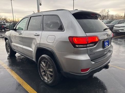 Used 2016 Jeep Grand Cherokee Laredo 75th Anniversary image 7