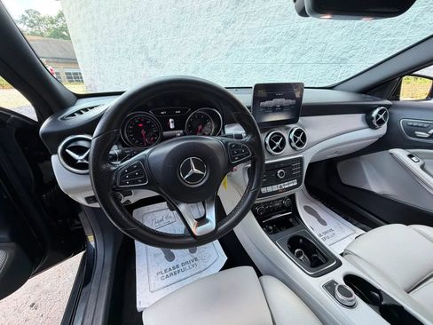 Used 2018 Mercedes-Benz GLA 250 image 16